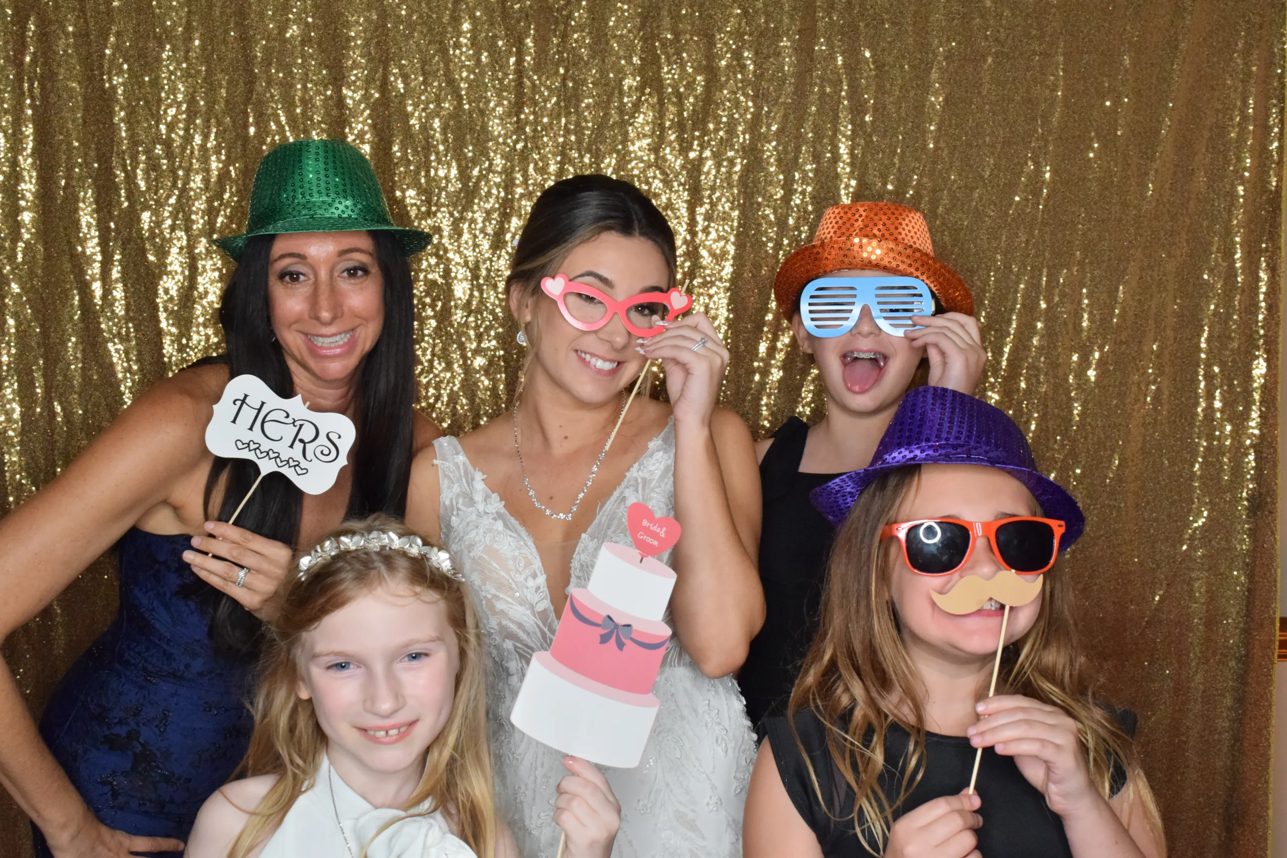 Are You Confused about Wheather to Choose a Photobooth Rental Service or Not? Learn Benefits